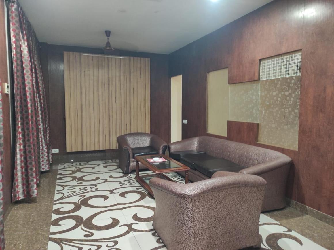 Hotel Melrose Inn Aligarh Luaran gambar