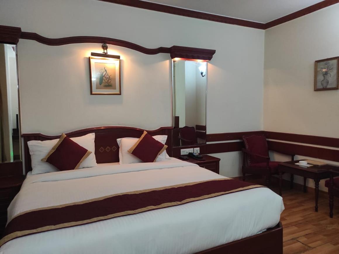 Hotel Melrose Inn Aligarh Luaran gambar