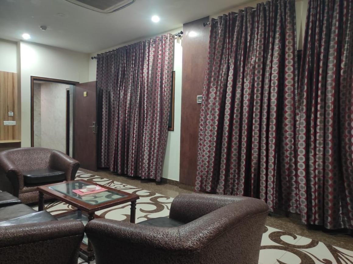 Hotel Melrose Inn Aligarh Luaran gambar